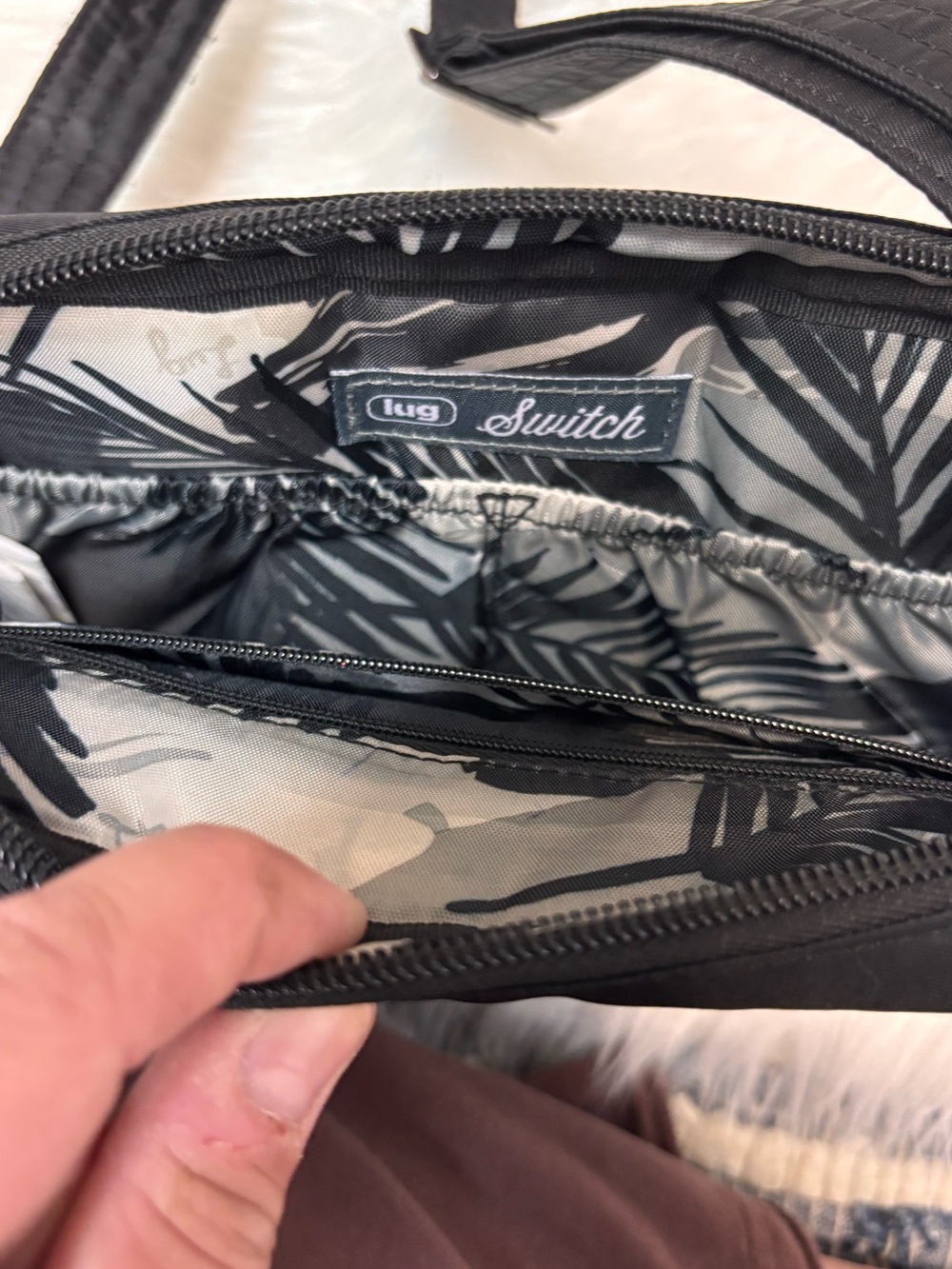 * | Lug | Quilted crossbody purse. - Picture 3 of 6